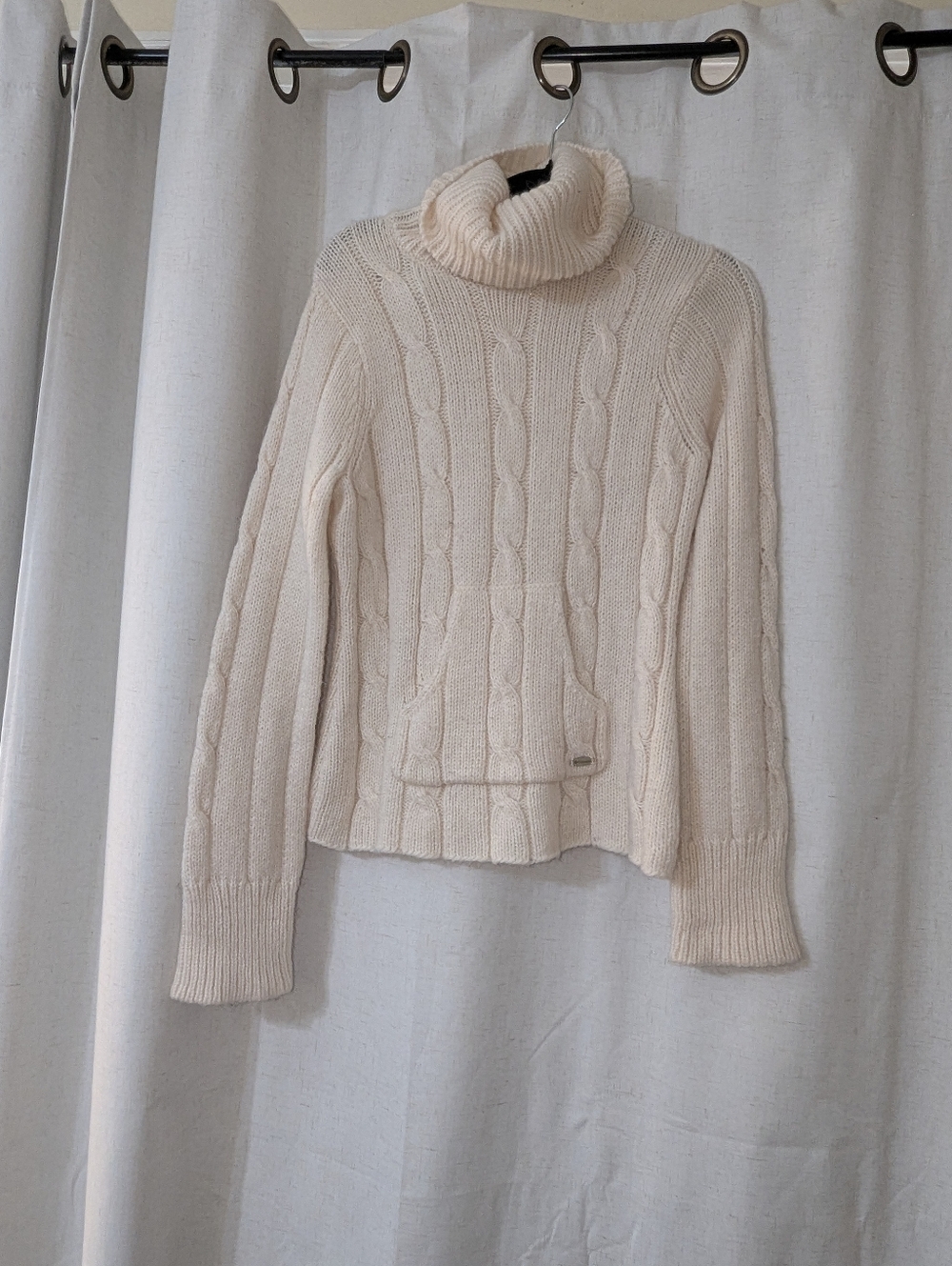 Chunky Cable knit Columbia Long Sleeve Turtleneck Sweater With Thumb Holes